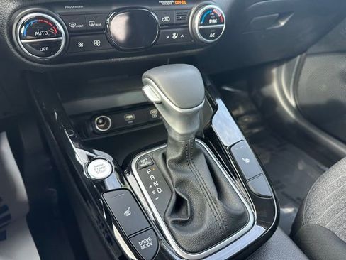 Used 2024 Kia Soul EX image 23