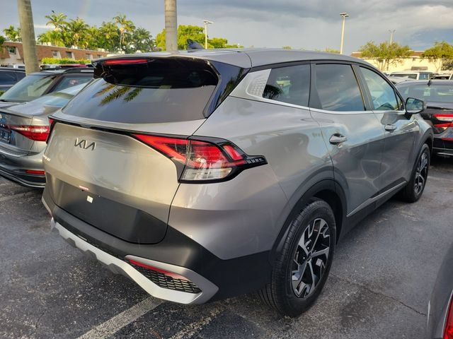 Used 2025 Kia Sportage EX FWD image 3