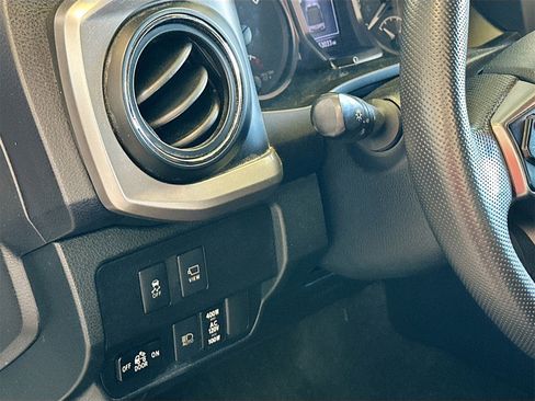 Used 2020 Toyota Tacoma Limited image 10