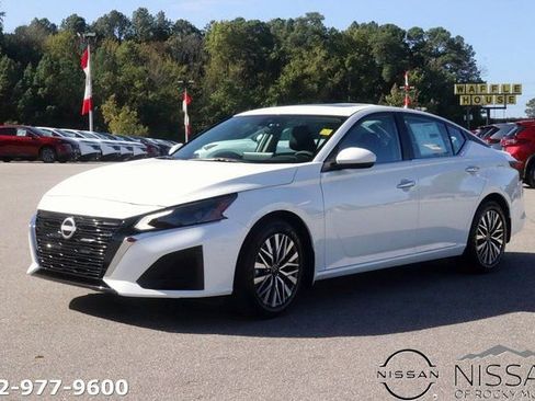 New 2025 Nissan Altima 2.5 SV w/ SV Premium Package image 3