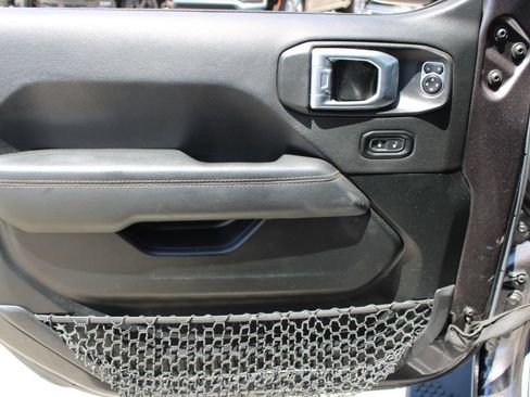Used 2021 Jeep Wrangler Unlimited Sahara AWD/4WD image 30