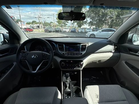 Used 2017 Hyundai Tucson SE w/ SE Popular Package 02 AWD/4WD image 9