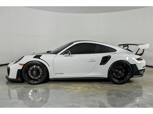 Used 2019 Porsche 911 GT2 RS w/ Weissach Package RWD image 6