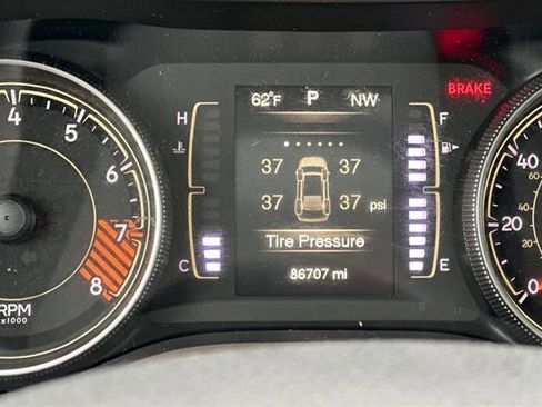 Used 2015 Jeep Cherokee Latitude w/ Comfort/Convenience Group image 29