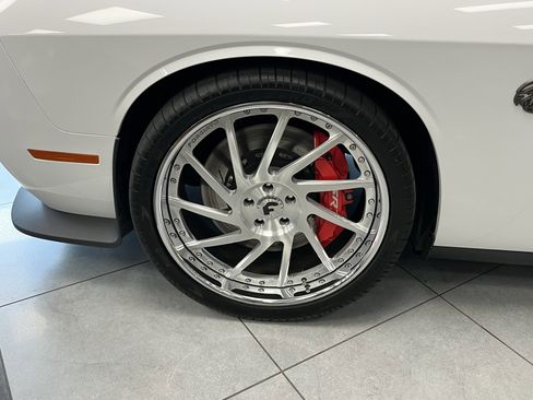 Used 2023 Dodge Challenger SRT Hellcat w/ Driver Convenience Group RWD image 9