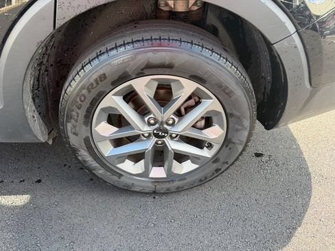 Certified 2024 Kia Telluride LX FWD image 13