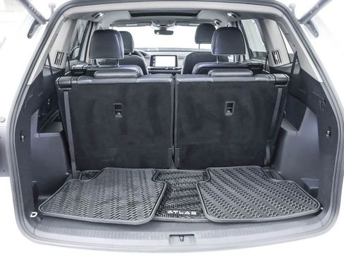 Used 2025 Volkswagen Atlas SEL Premium R-Line image 22