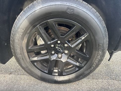 Used 2023 Chevrolet Silverado 1500 Custom image 12