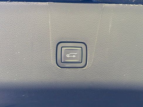 Used 2023 Chevrolet Traverse Premier w/ LPO, Floor Liner Package AWD/4WD image 14