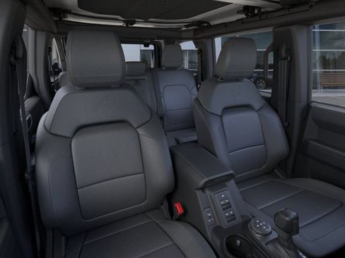 New 2025 Ford Bronco Badlands w/ Sasquatch Package AWD/4WD image 13