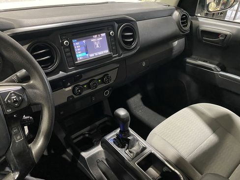 Used 2018 Toyota Tacoma SR RWD image 5