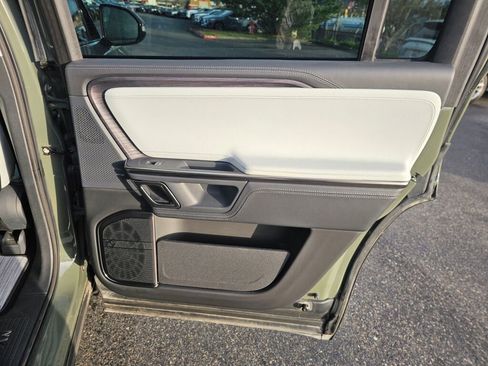 Used 2023 Rivian R1S Launch Edition image 15