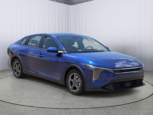Used 2025 Kia K4 FWD image 3
