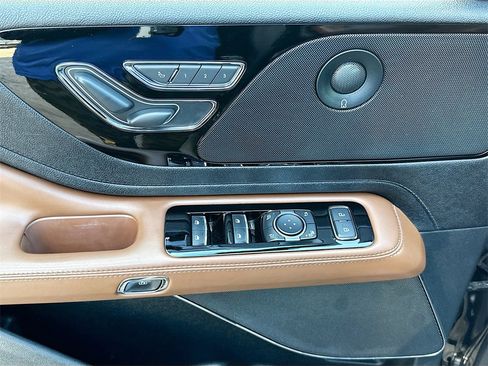 Used 2023 Lincoln Aviator Reserve image 19