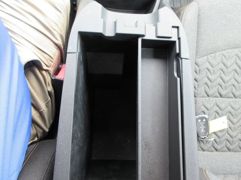 Used 2024 Chevrolet Equinox LT w/ LPO, Floor Liner Package FWD image 26