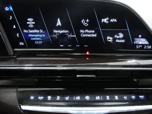 Used 2023 Cadillac Escalade ESV Premium Luxury Platinum AWD/4WD image 21