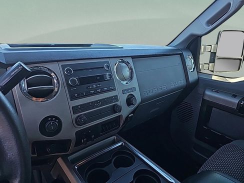 Used 2013 Ford F250 XLT w/ Chrome Pkg image 18