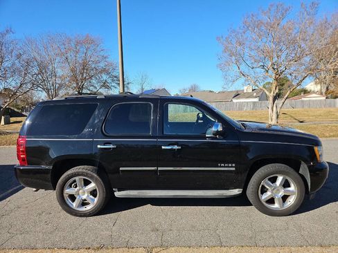 Used 2011 Chevrolet Tahoe LTZ image 7