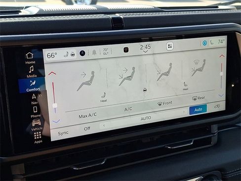 Used 2024 Jeep Wrangler Unlimited Rubicon w/ Technology Group image 27