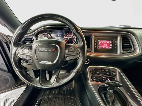 Used 2017 Dodge Challenger SXT RWD image 18
