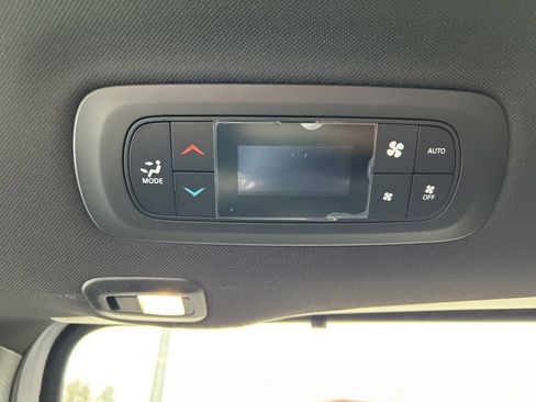 New 2026 Chrysler Pacifica Select AWD/4WD image 11