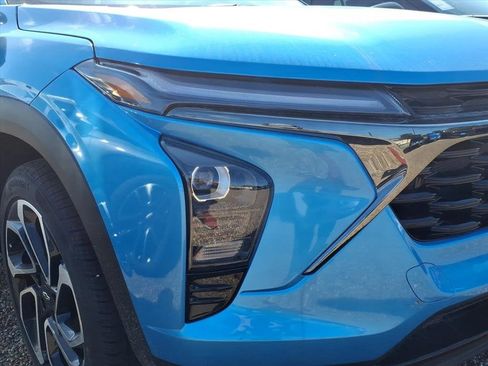 New 2025 Chevrolet Trax RS w/ Sunroof Package image 12