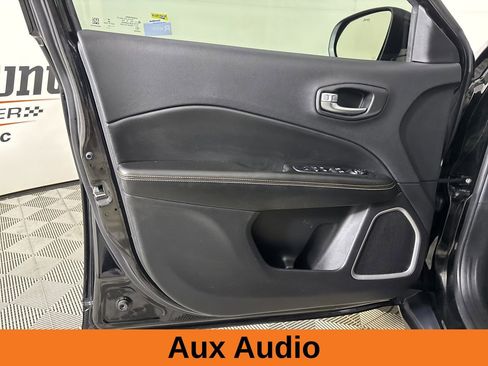 Used 2021 Jeep Compass Latitude image 9