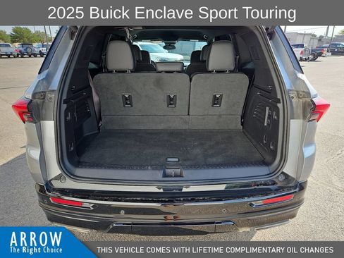 Used 2025 Buick Enclave Sport Touring w/ Power Package FWD image 18