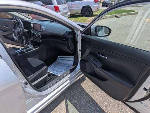 Used 2020 Nissan Sentra SV FWD image 32