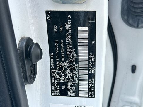 Used 2018 Lexus GX 460 Premium w/ Premium Package image 23