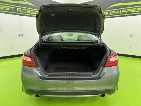 Used 2017 Nissan Altima 2.5 SV w/ Convenience Package FWD image 9