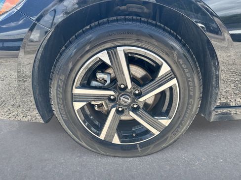 Used 2024 Nissan Sentra SV FWD image 12