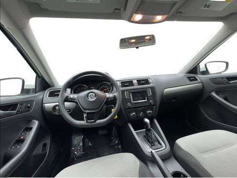 Used 2018 Volkswagen Jetta S FWD image 32
