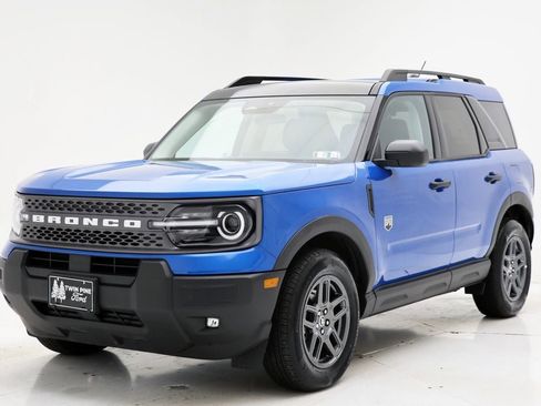 Used 2025 Ford Bronco Sport Big Bend w/ Convenience Package image 2