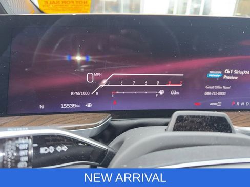 Used 2025 Cadillac Escalade ESV Sport Platinum image 8