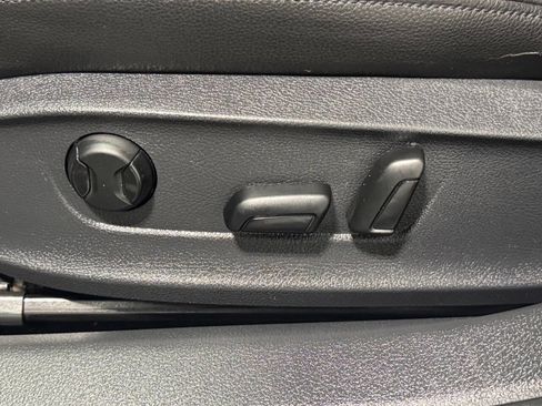 Used 2015 Volkswagen Passat 1.8T SE image 11