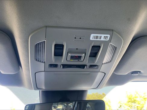 Used 2023 Toyota Highlander Limited FWD image 31