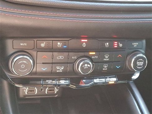 Used 2021 Dodge Durango R/T w/ Blacktop Package image 17