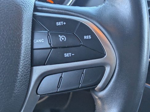 Used 2019 Jeep Grand Cherokee Limited w/ Luxury Group II image 27