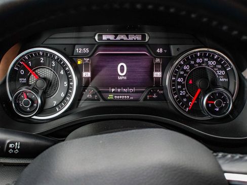Used 2022 RAM 1500 Laramie AWD/4WD image 16