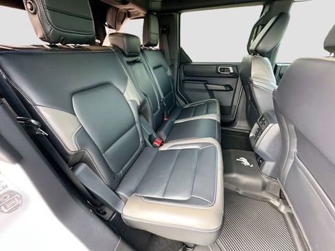 Used 2025 Ford Bronco Outer Banks w/ Sasquatch Package AWD/4WD image 26
