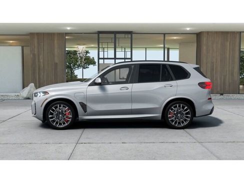 New 2026 BMW X5 xDrive50e w/ M Sport Package AWD/4WD image 4