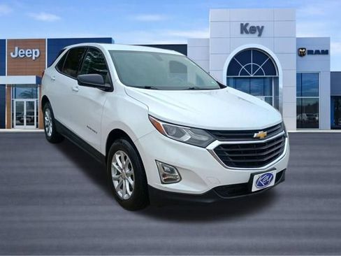 Used 2019 Chevrolet Equinox LS w/ LS Convenience Package image 8