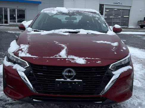 Certified 2024 Nissan Sentra SV image 3