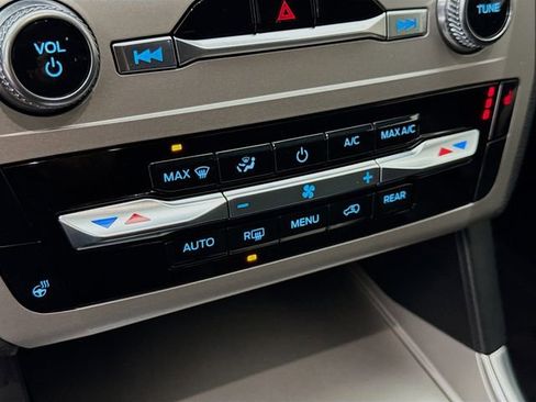 Used 2023 Ford Explorer XLT w/ Equipment Group 202A image 15