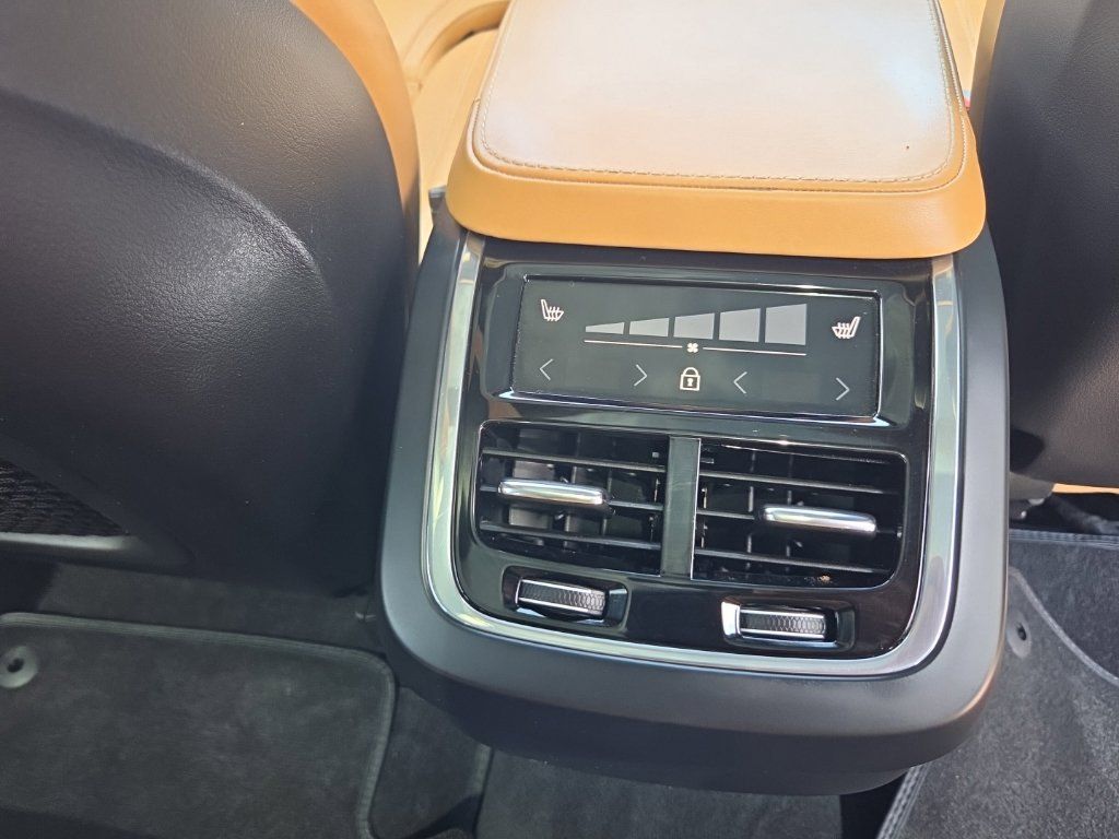 Used 2020 Volvo XC90 T6 Inscription w/ Protection Package Premier AWD/4WD image 13