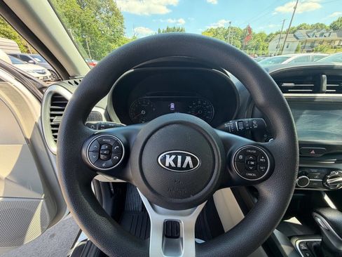 Used 2021 Kia Soul LX FWD image 14