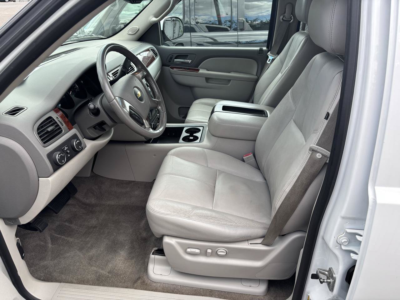 Used 2012 Chevrolet Tahoe 4WD LT w/ Luxury Package image 5