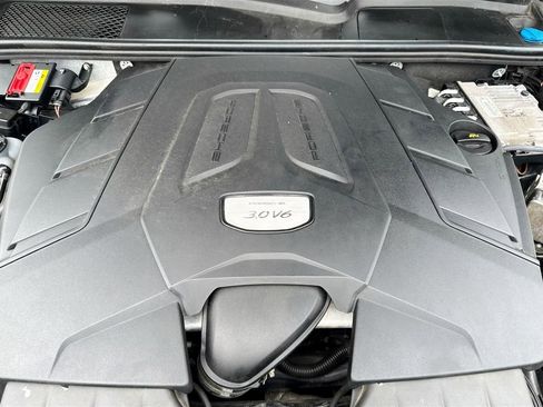 Used 2019 Porsche Cayenne image 33