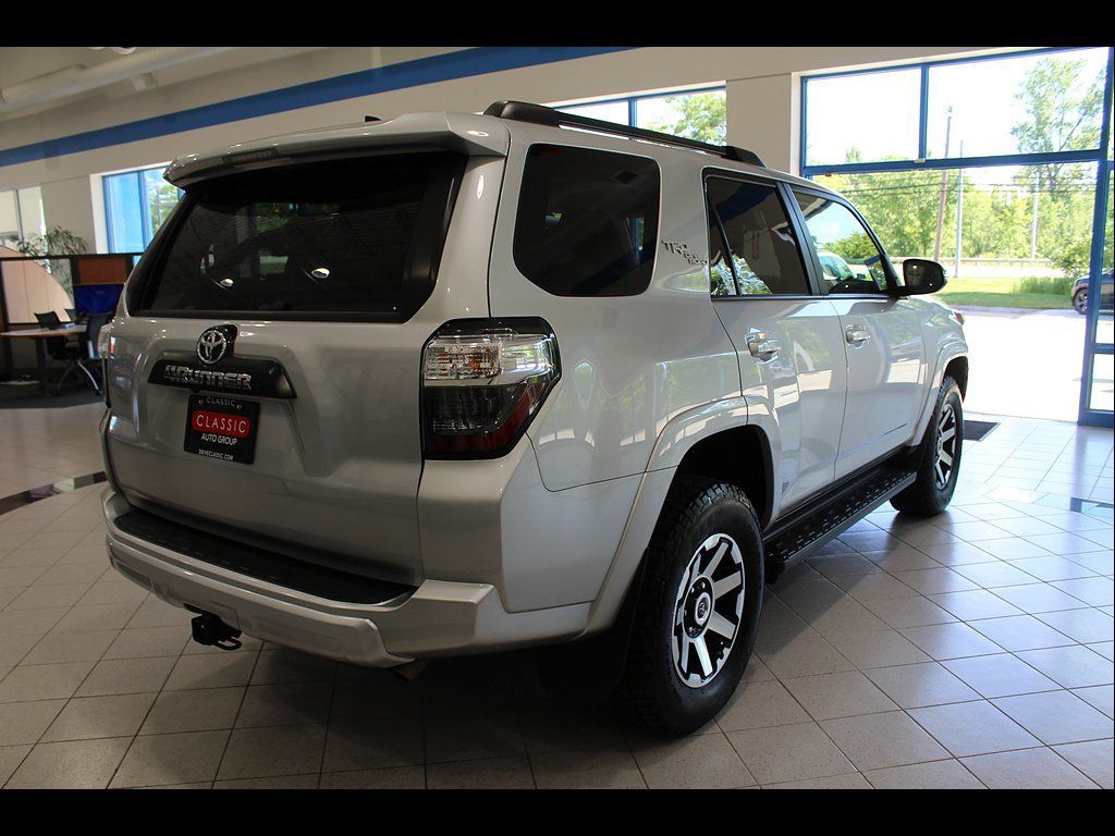 Used 2024 Toyota 4Runner TRD Off-Road Premium AWD/4WD image 5